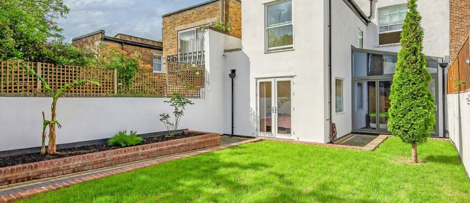 4 bedroom Semi detached house in - (NW5)
