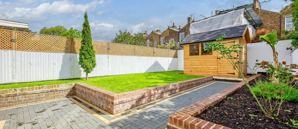 4 bedroom Semi detached house in - (NW5)